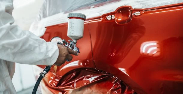 malowanie auta na czerwono